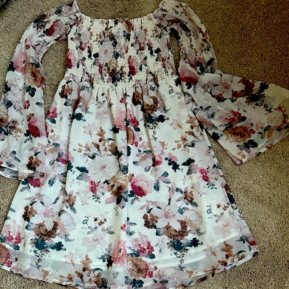 Off the shoulder size XS dress 👗